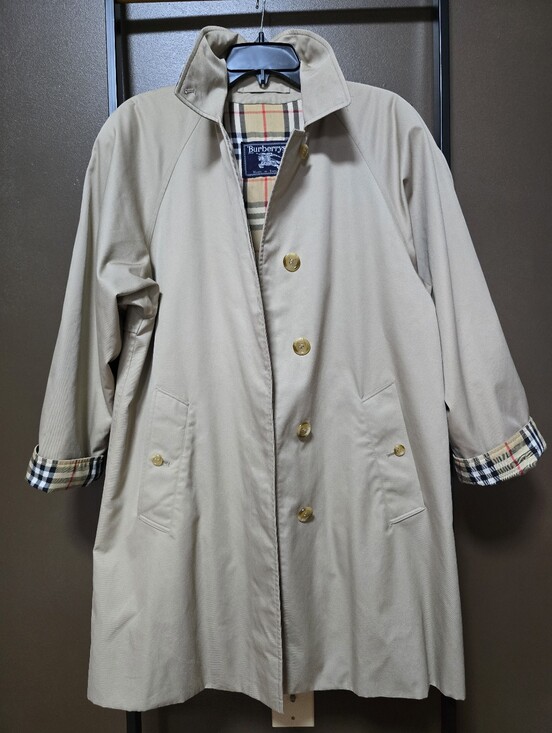 Burberry Jackets & Blazers - Vintage Burberrys Classic Beige Trench Coat with Check Lining, Mid-lenght